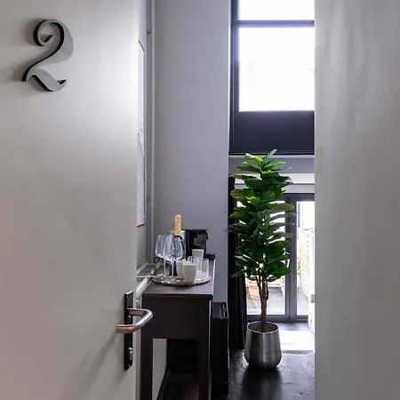 Stylish With Private Patio, Perfect For 4