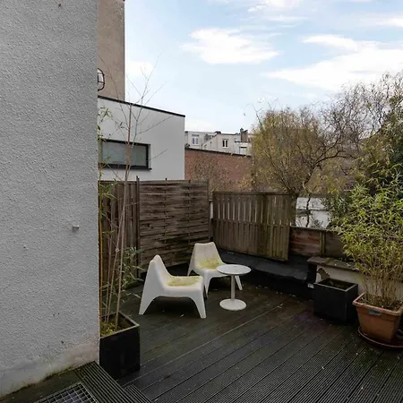 Stylish With Private Patio, Perfect For 4 *