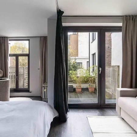 Stylish With Private Patio, Perfect For 4